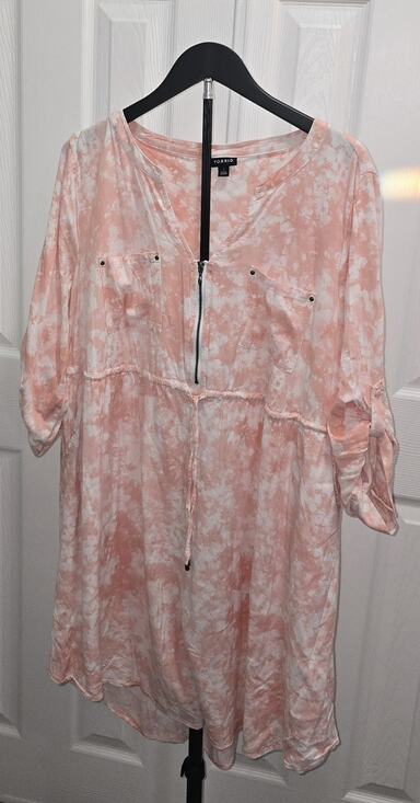 Torrid Dresses & Skirts - Torrid 1x Pink And White Tie-dye Dress